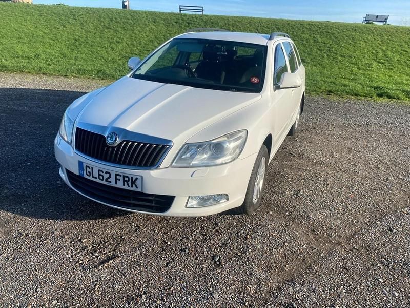 Used Skoda Octavia 2012 White Estate