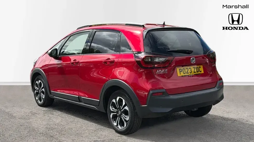 Second-hand Honda Jazz Hybrid 109 CP (80 kW) 2023 Roșu Hatchback