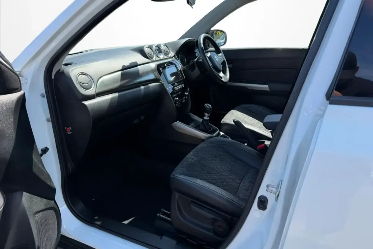 Używany Suzuki Vitara SZ5 2020 Biały SUV