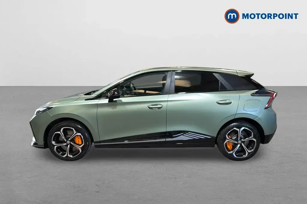 Begagnad MG MG4 EV 319 kW (435 HK) 2024 Grön Halvkombi