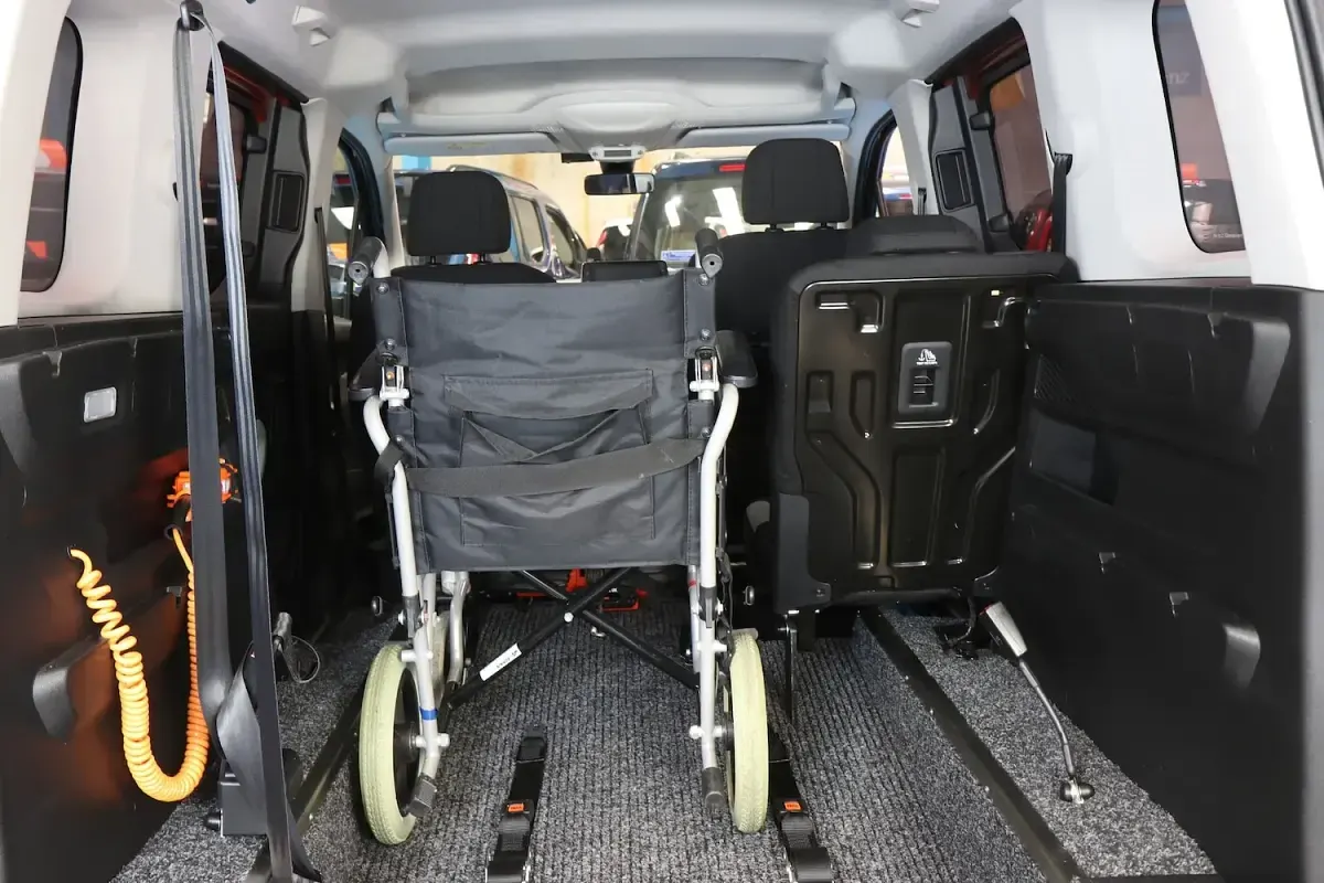 Used Citroën Berlingo Feel 110 HP (80 kW) 2022 Gold MPV