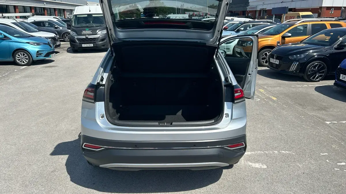 Used VW Taigo Style 110 HP (80 kW) 2023 Silver SUV