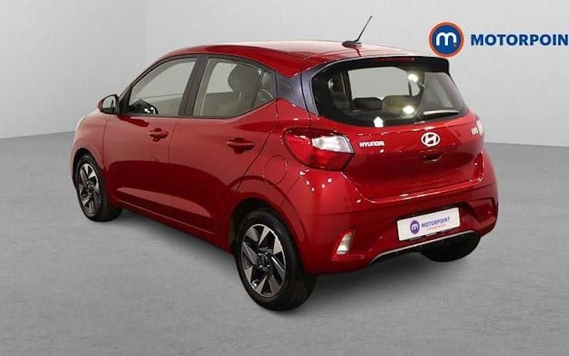 Used Hyundai i10 Advanced 79 HP (58 kW) 2025 Red Hatchback