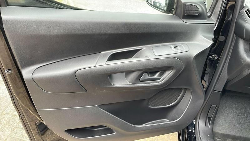 Black Used 2022 Citroën Berlingo MPV | £12,580 (Fair price) - Image 1/4