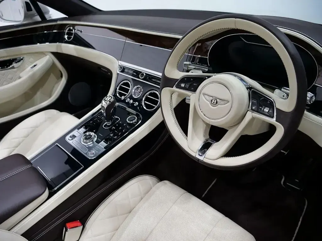 Used Bentley Continental GT Convertible 550 HP (404 kW) 2021 White Cabriolet