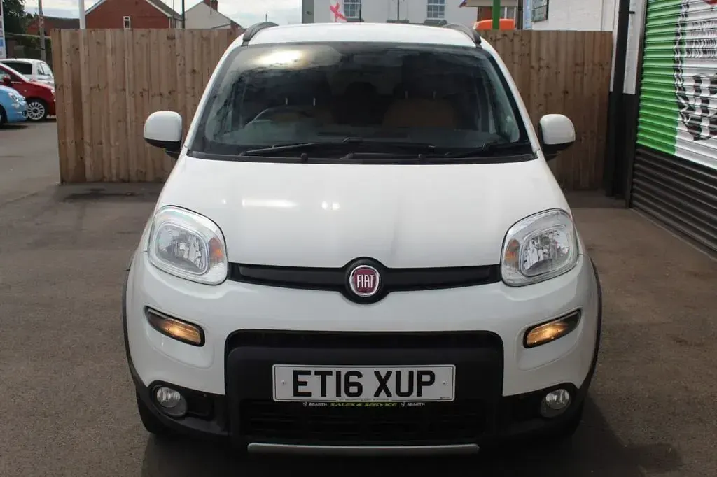 Used Fiat Panda Trekking 95 HP (69 kW) 2016 White Hatchback