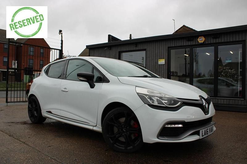 Used Renault Clio IV 200 HP (147 kW) 2016 White Hatchback