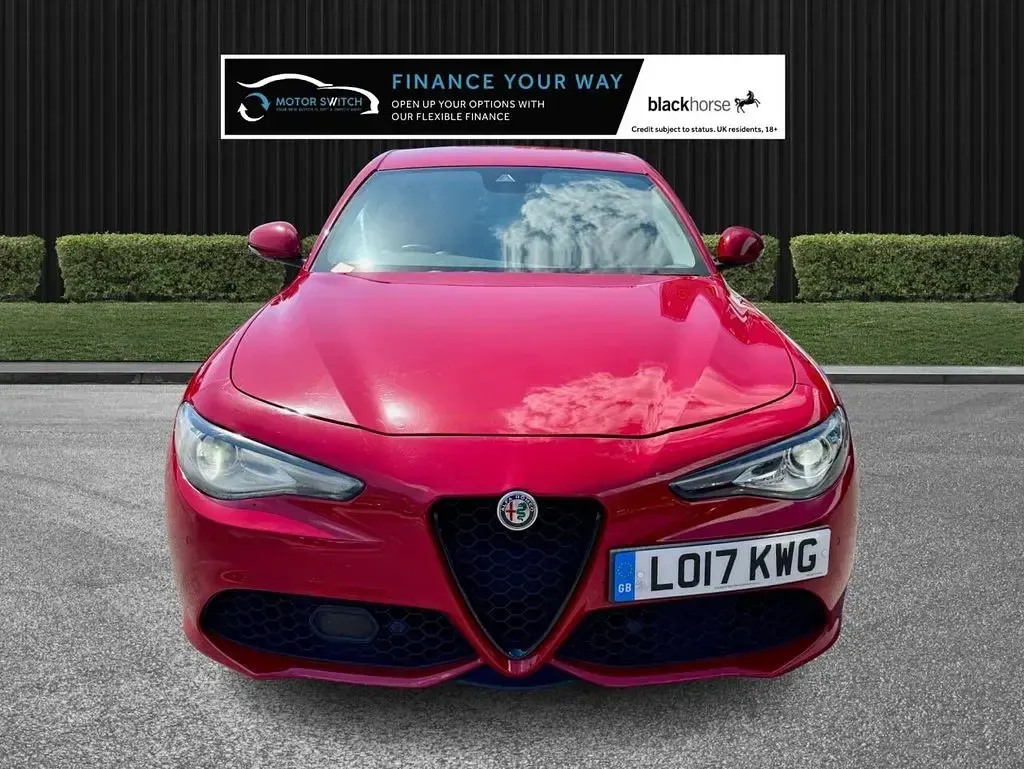 Used Alfa Romeo Giulia Saloon Veloce 280 HP (205 kW) 2017 Red Sedan