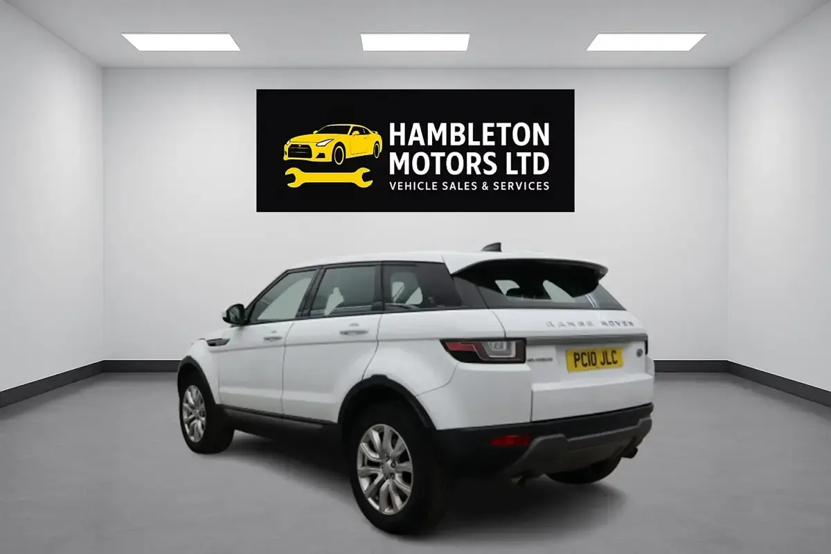 Used Land Rover Range Rover evoque SE 2018 White Estate