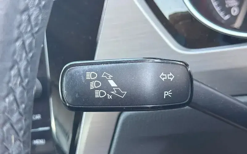 Used VW Touran SE 150 HP (110 kW) 2021 White MPV