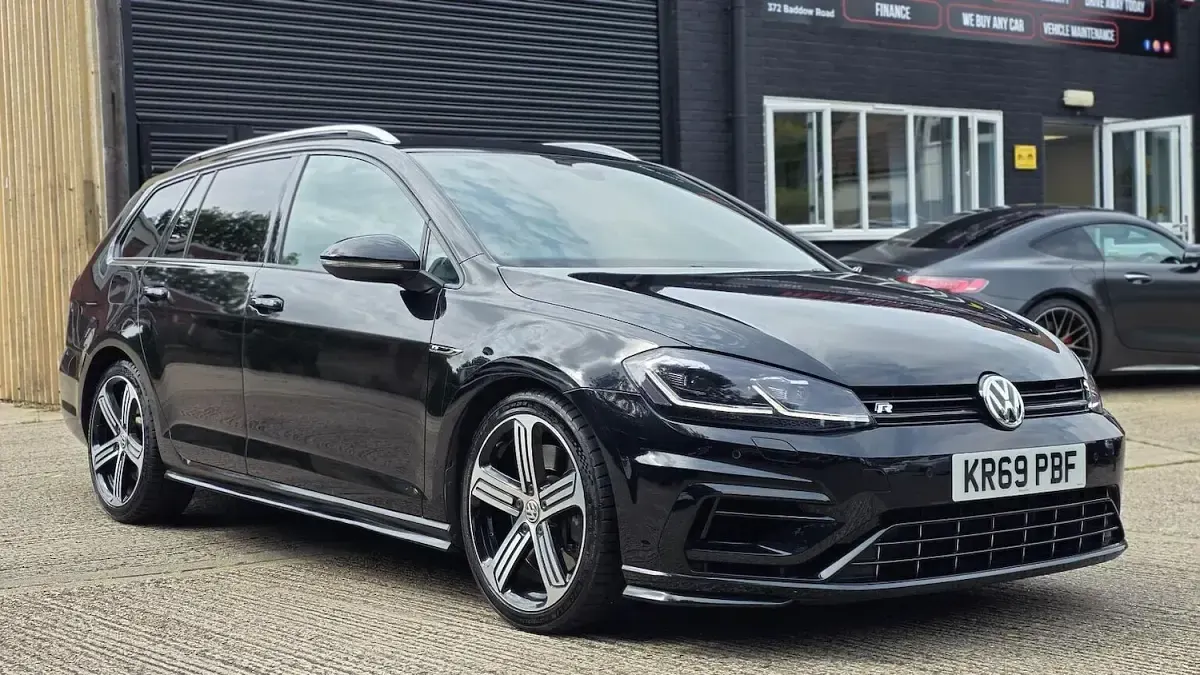 Used VW Golf VII R 300 HP (220 kW) 2019 Black Estate