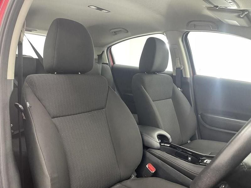 Used Honda HR-V SE 130 HP (95 kW) 2017 Red SUV