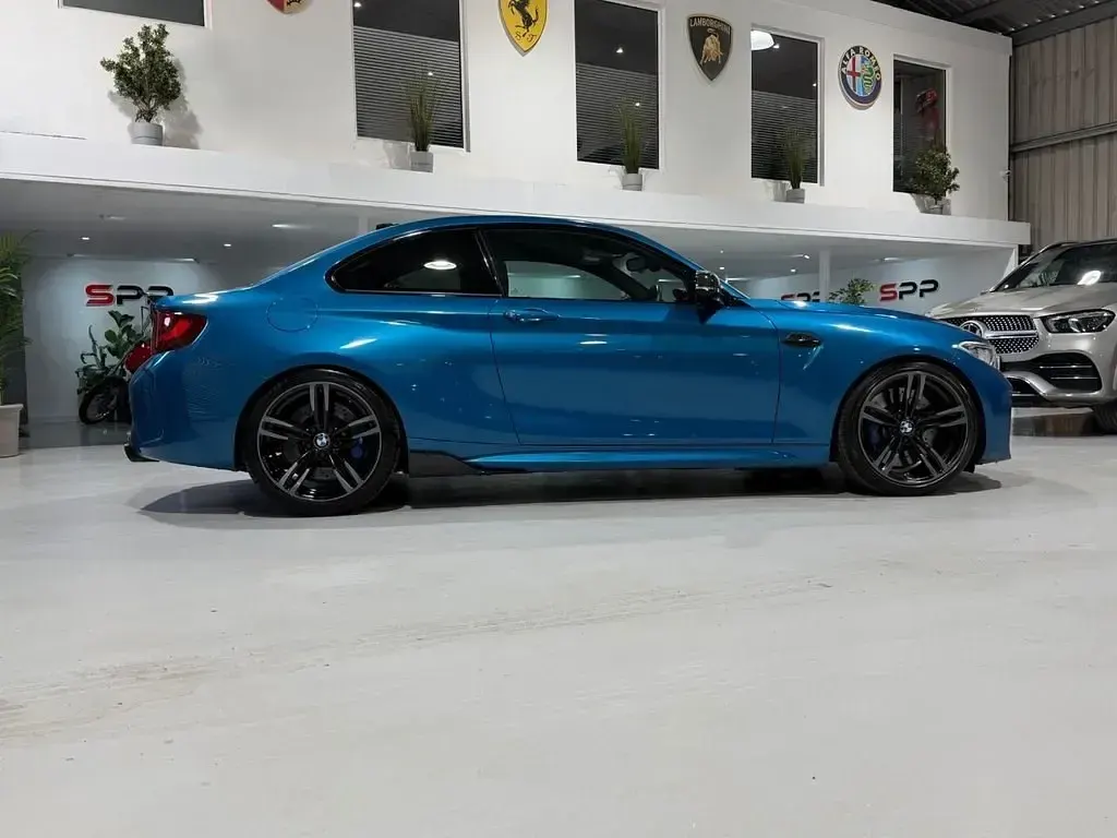 Begagnad BMW M2 Comfort Edition 370 HK (272 kW) 2017 Blå Sportkupé