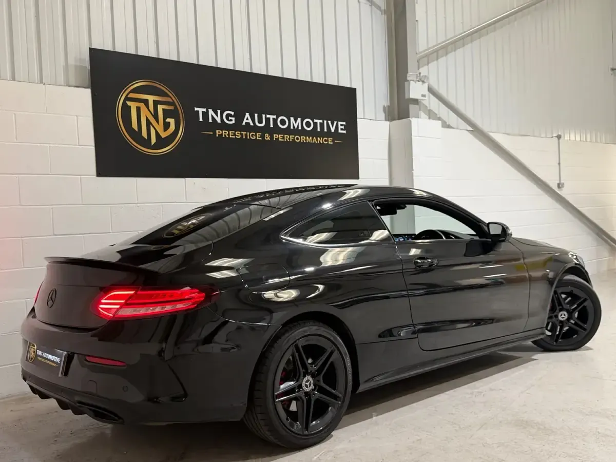 Second-hand Mercedes C220 AMG line 2018 Negru Coupe