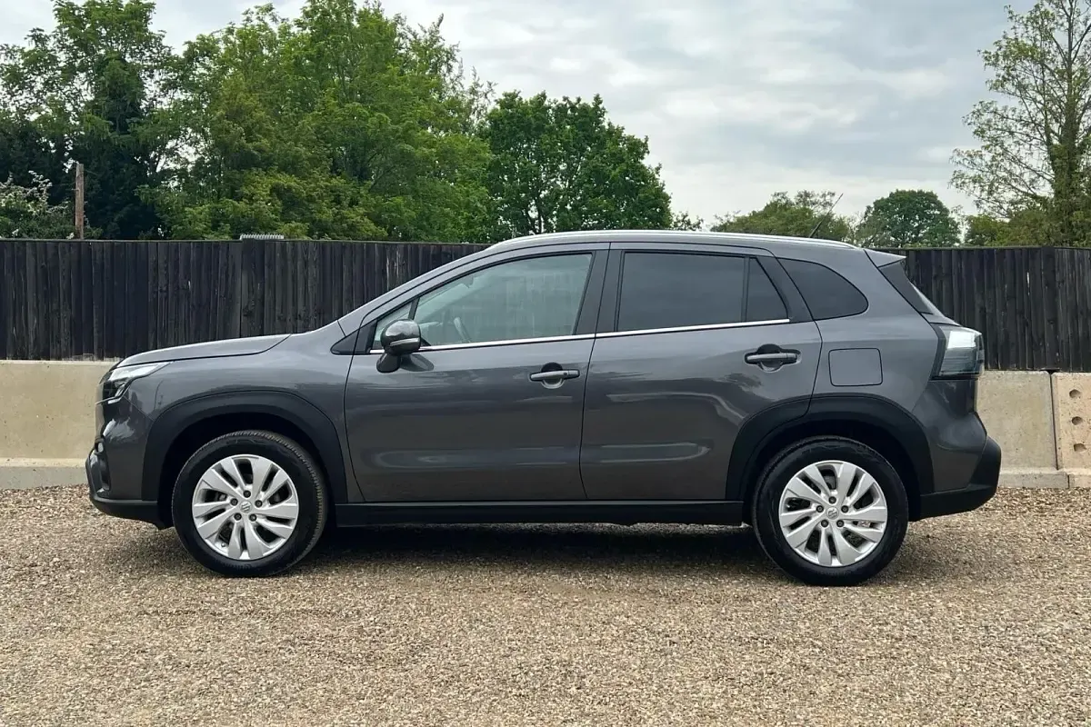 Usado Suzuki SX4 S-Cross 2023 Gris SUV