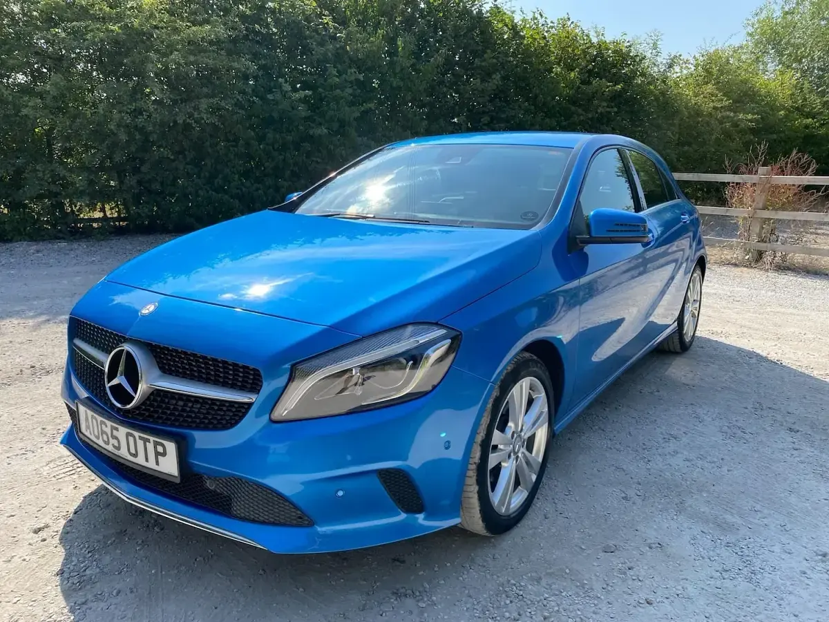 Used Mercedes A180 Premium 122 HP (89 kW) 2015 Blue Hatchback