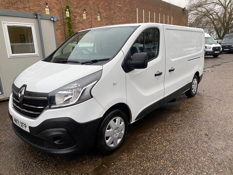White Used 2021 Renault Trafic Business MPV | £8,495 (Super price) - Image 1/4