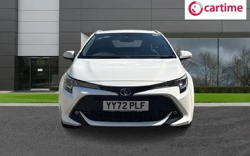 Used Toyota Corolla 122 HP (89 kW) 2022 White Estate