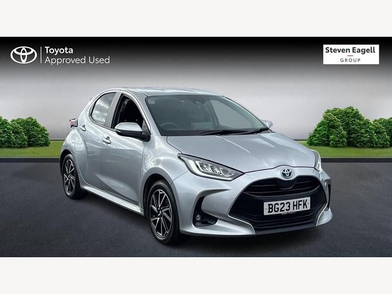 Silver Used 2023 Toyota Yaris Hybrid Design Hatchback | £18,170 (Fair price) - Image 1/3