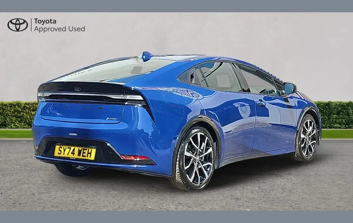 Used Toyota Prius 223 HP (164 kW) 2024 Lunar shadow Hatchback