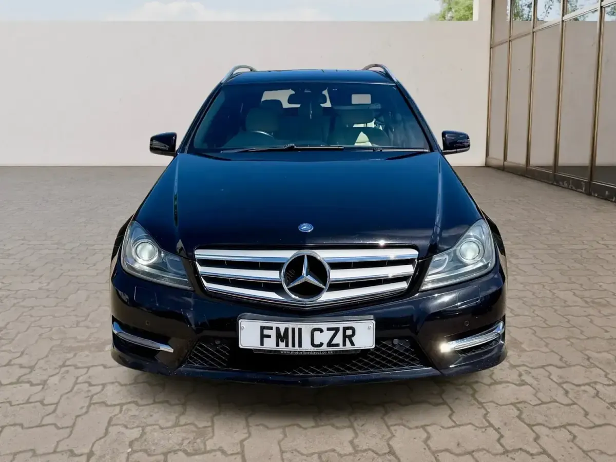 Usado Mercedes C220 2011 Preto Carrinha