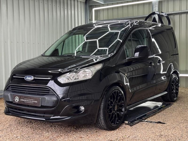 Used Ford Transit Connect Limited 120 HP (88 kW) 2017 Black MPV