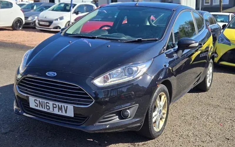 Used Ford Fiesta Zetec 82 HP (60 kW) 2016 Black Hatchback