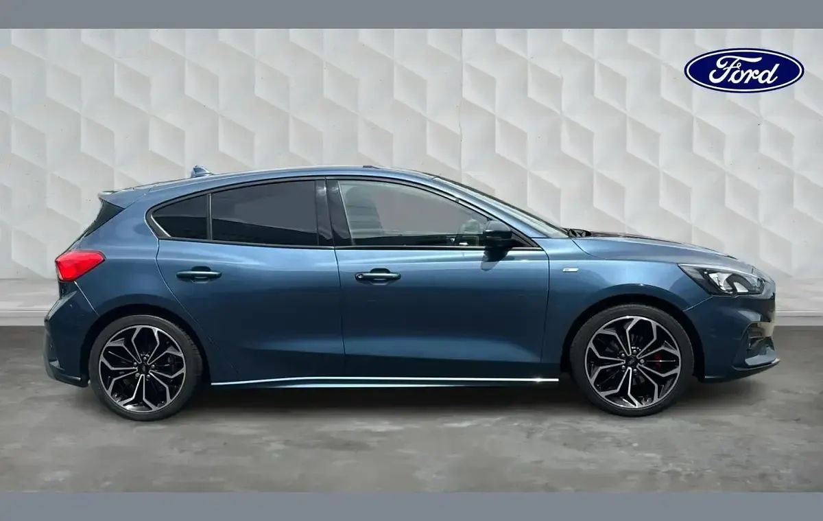 Used Ford Focus ST-Line X 125 HP (91 kW) 2020 Blue Hatchback