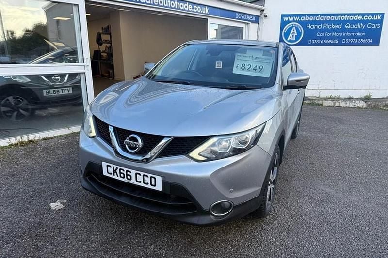 Silver Used 2016 Nissan Qashqai N-Connecta SUV | £8,249 (Good price) - Image 1/1