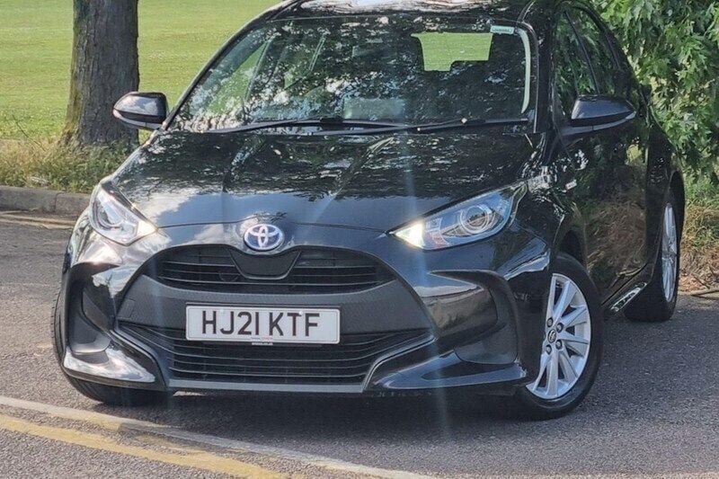 Used 2021 Toyota Yaris Hybrid | £13,990 (Good price) - Image 1/1
