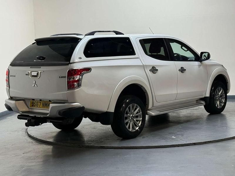 Used Mitsubishi L200 181 HP (133 kW) 2017 White Pickup