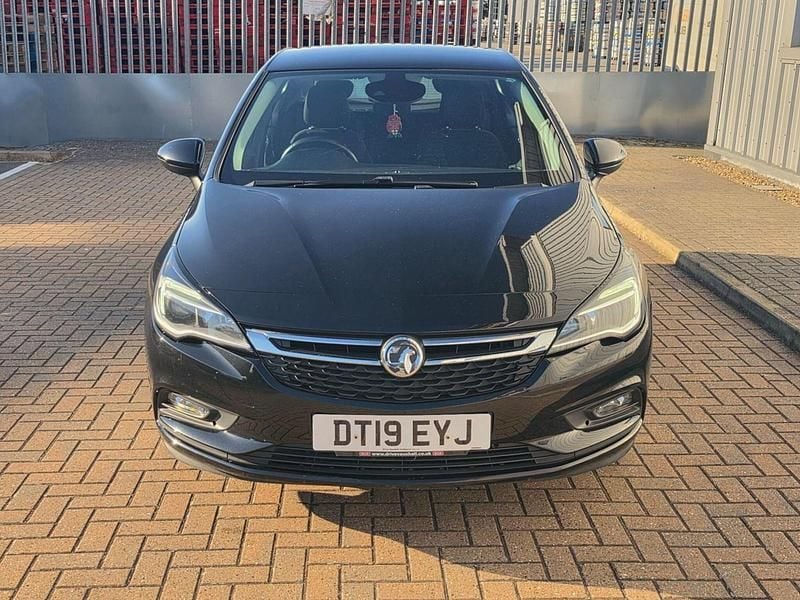Used Vauxhall Astra SRi 105 HP (77 kW) 2019 Black Hatchback