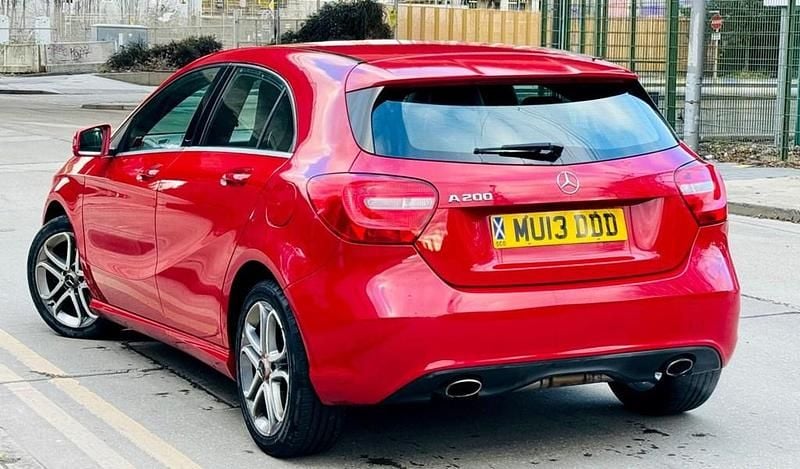 Used Mercedes A200 2013 Red Hatchback