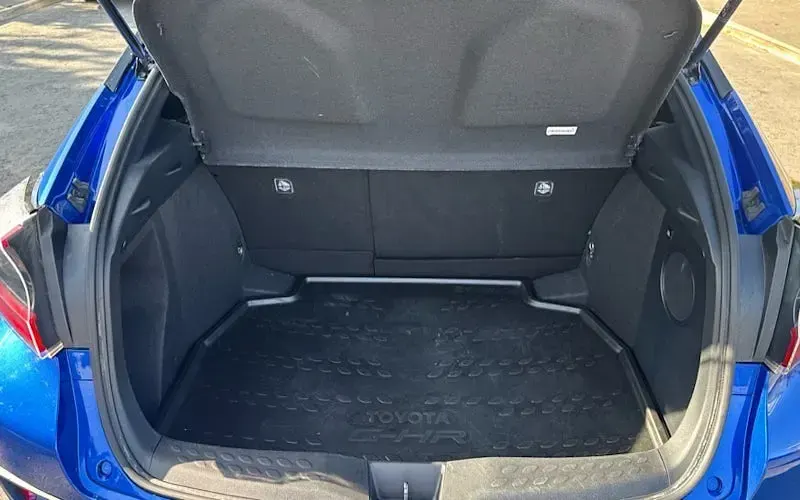 Used Toyota C-HR 122 HP (89 kW) 2019 Blue SUV