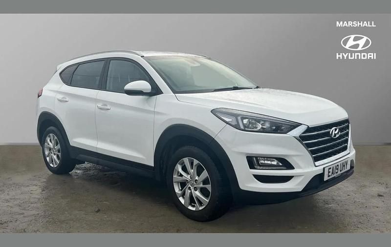 White Used 2019 Hyundai Tucson SE SUV | £11,393 (Good price) - Image 1/4