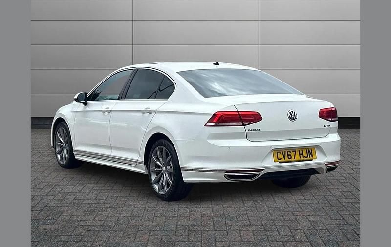 Used VW Passat R-line 147 HP (108 kW) 2017 White Sedan