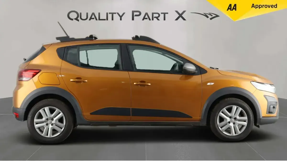 Used Dacia Sandero Expression 100 HP (73 kW) 2023 Orange Hatchback