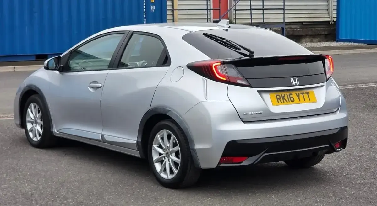 Used Honda Civic S 120 HP (88 kW) 2016 Silver Hatchback