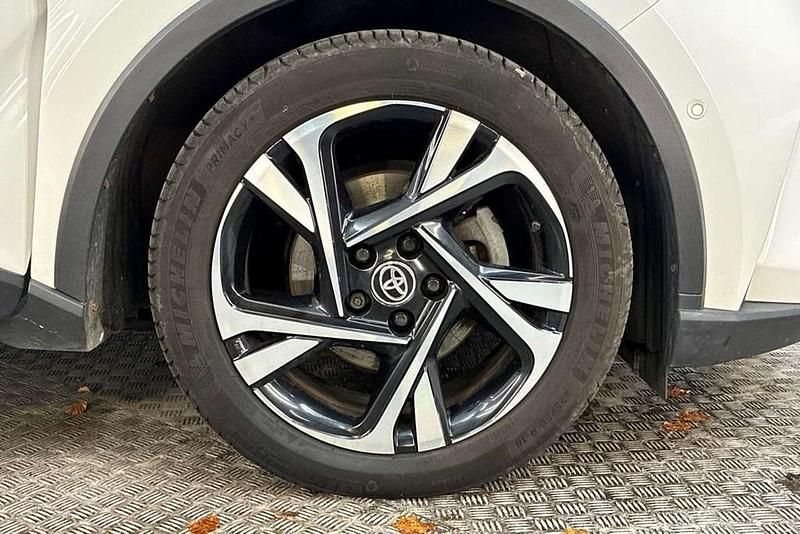 Used Toyota C-HR Design 120 HP (88 kW) 2023 White SUV