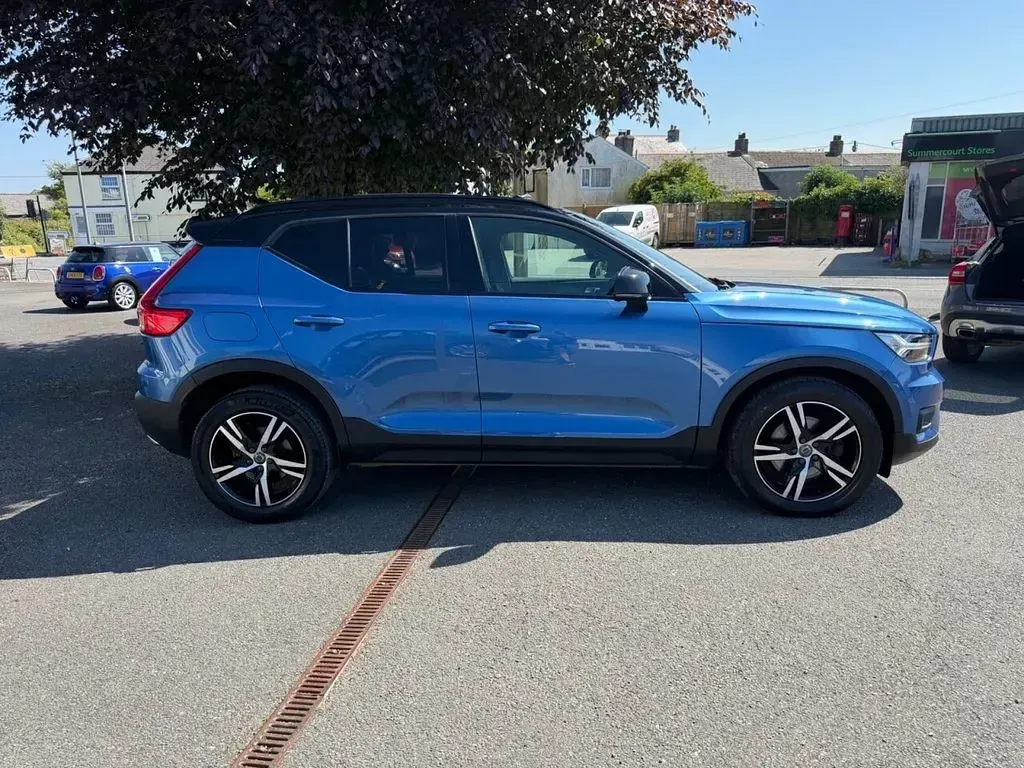 Used Volvo XC40 R-Design 190 HP (139 kW) 2020 Blue SUV