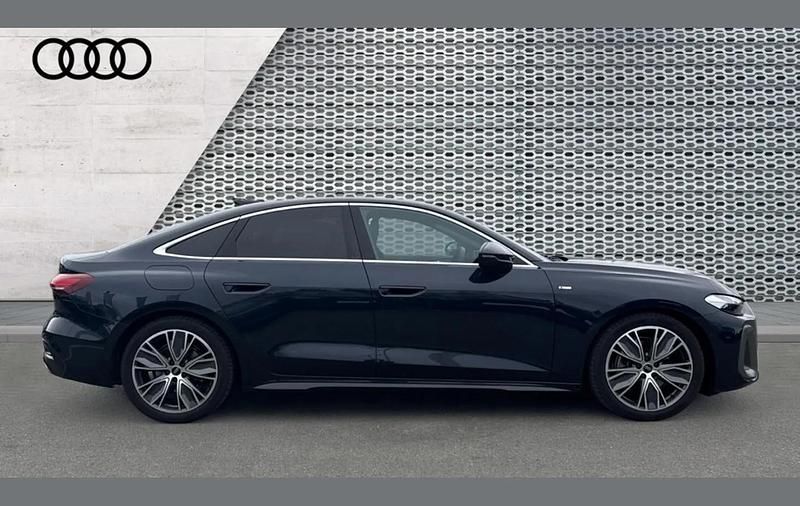Second-hand Audi A5 S-Line 200 CP (147 kW) 2025 Albastru Berlinǎ