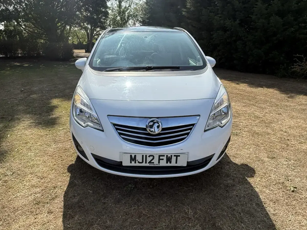 Used Vauxhall Meriva 2012 White MPV