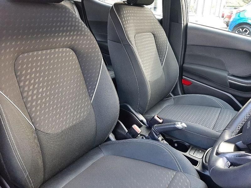 Used Ford Fiesta Zetec 100 HP (73 kW) 2018 Agate black Hatchback