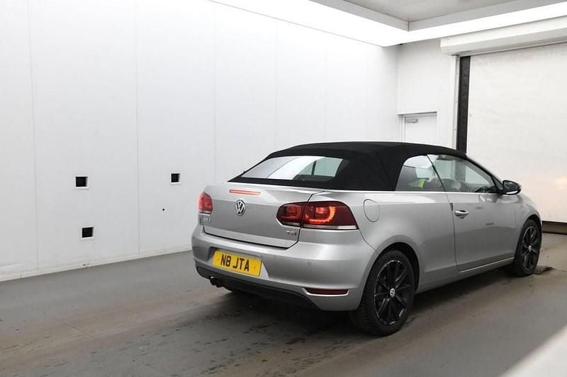 Usado VW Golf Cabriolet S 122 HP (89 kW) 2012 Prateado Cabrios