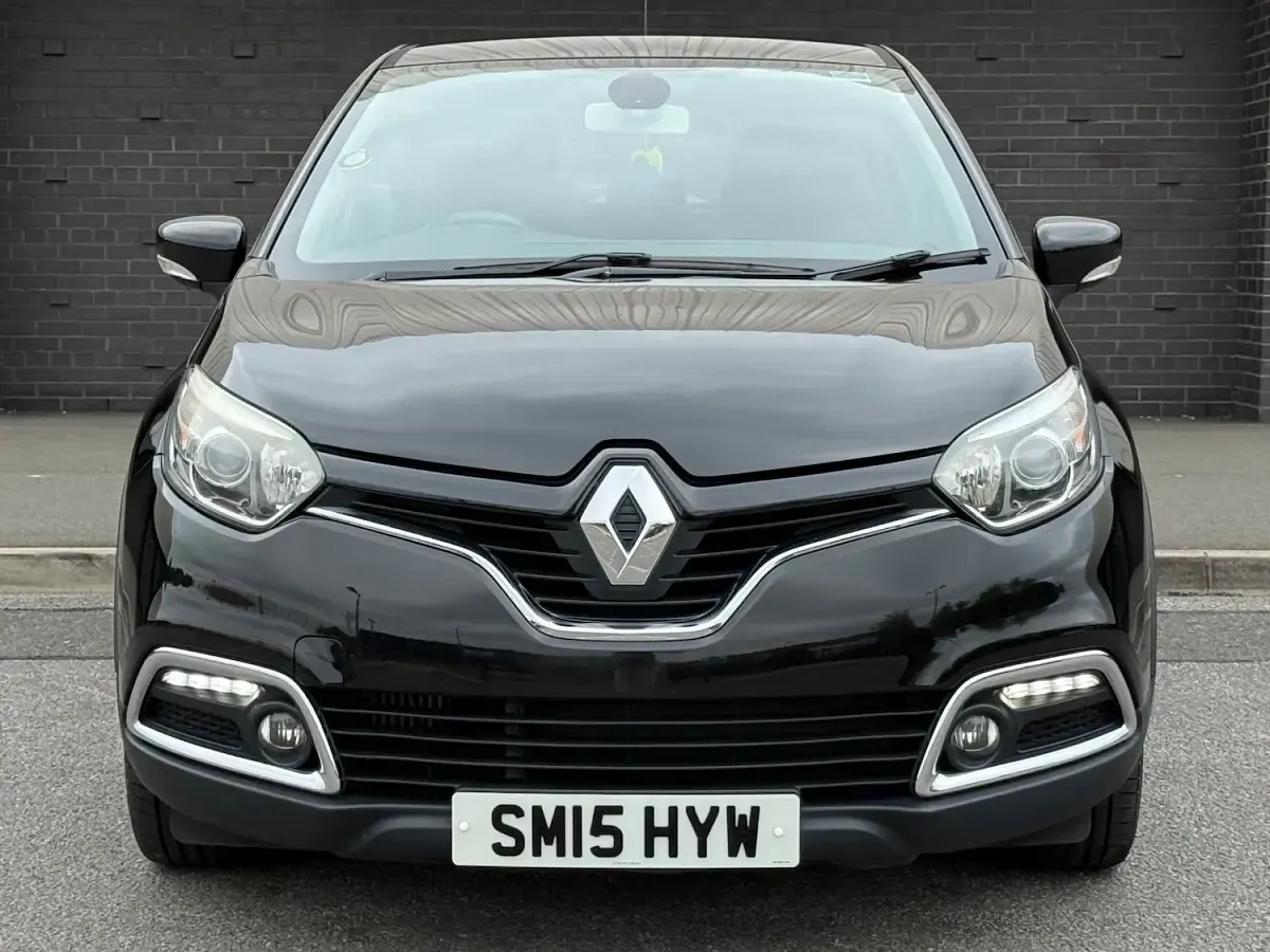Used Renault Captur Dynamique 90 HP (66 kW) 2015 Black SUV