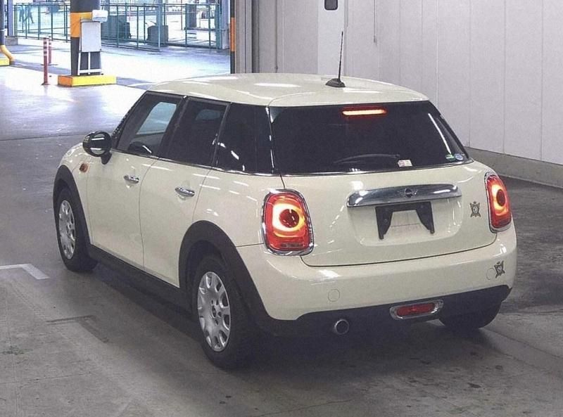 Used Mini Cooper Hatch 2018 White Hatchback