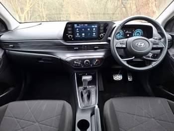 Used Hyundai Bayon SE 100 HP (73 kW) 2023 Red SUV