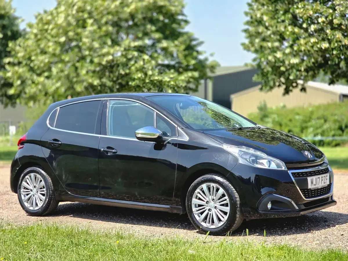 Used Peugeot 208 Allure 2023 Black Hatchback