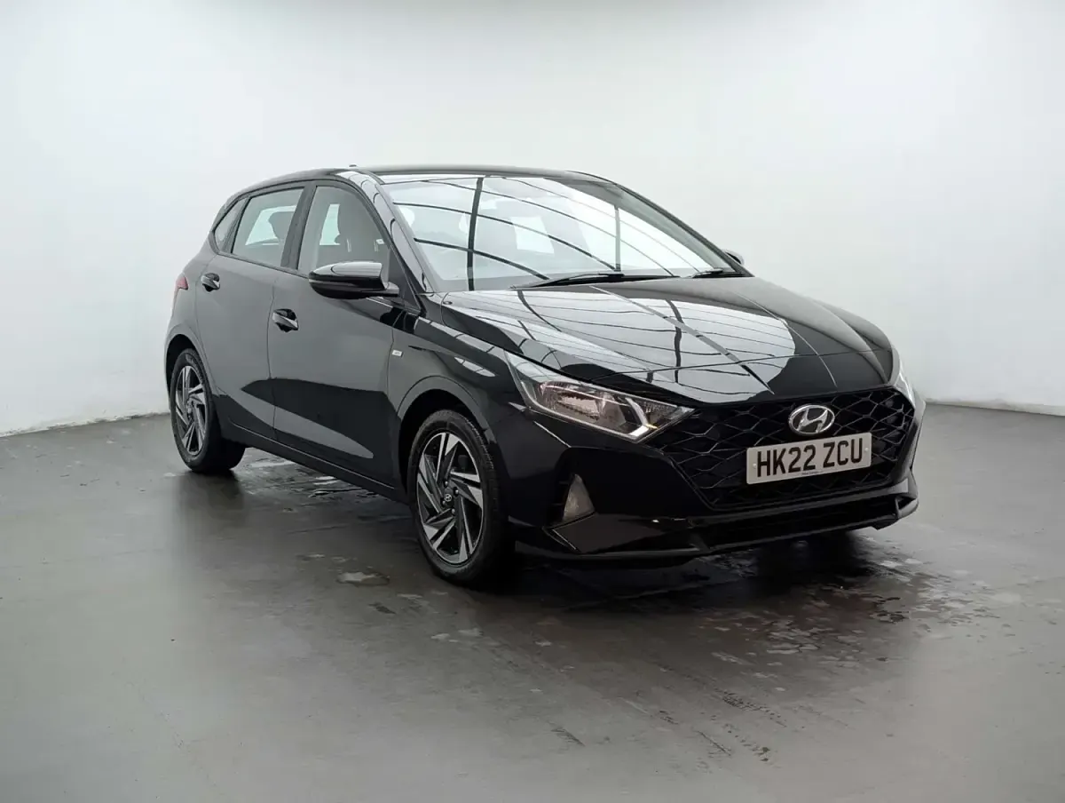 Używany Hyundai i20 SE 100 KM (73 kW) 2022 Czarny Hatchback