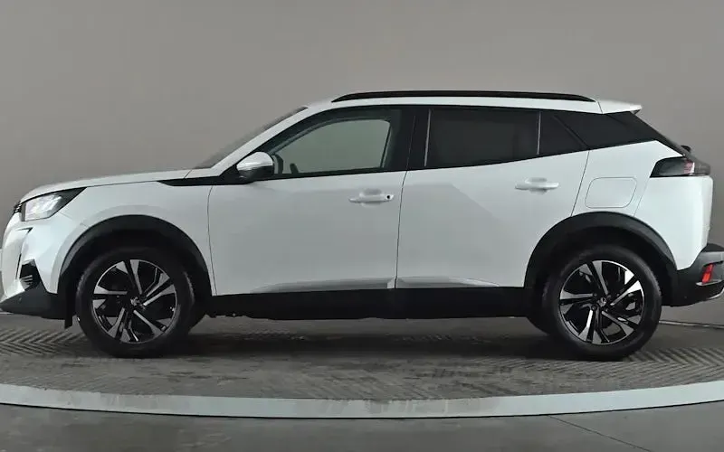 Used Peugeot 2008 Allure Premium 131 HP (96 kW) 2022 SUV